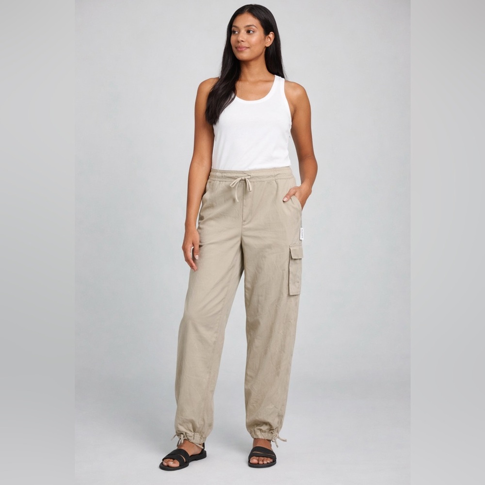 Old Navy Stretch Tech Women's L Tall Beige High-Rise Cargo Quick Dry Tie Ankle